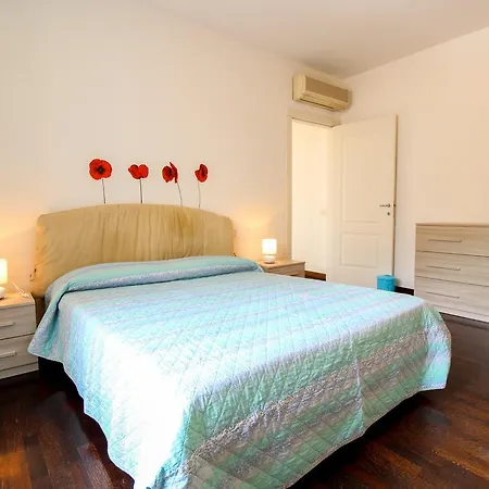 Center Terrace Apartment *